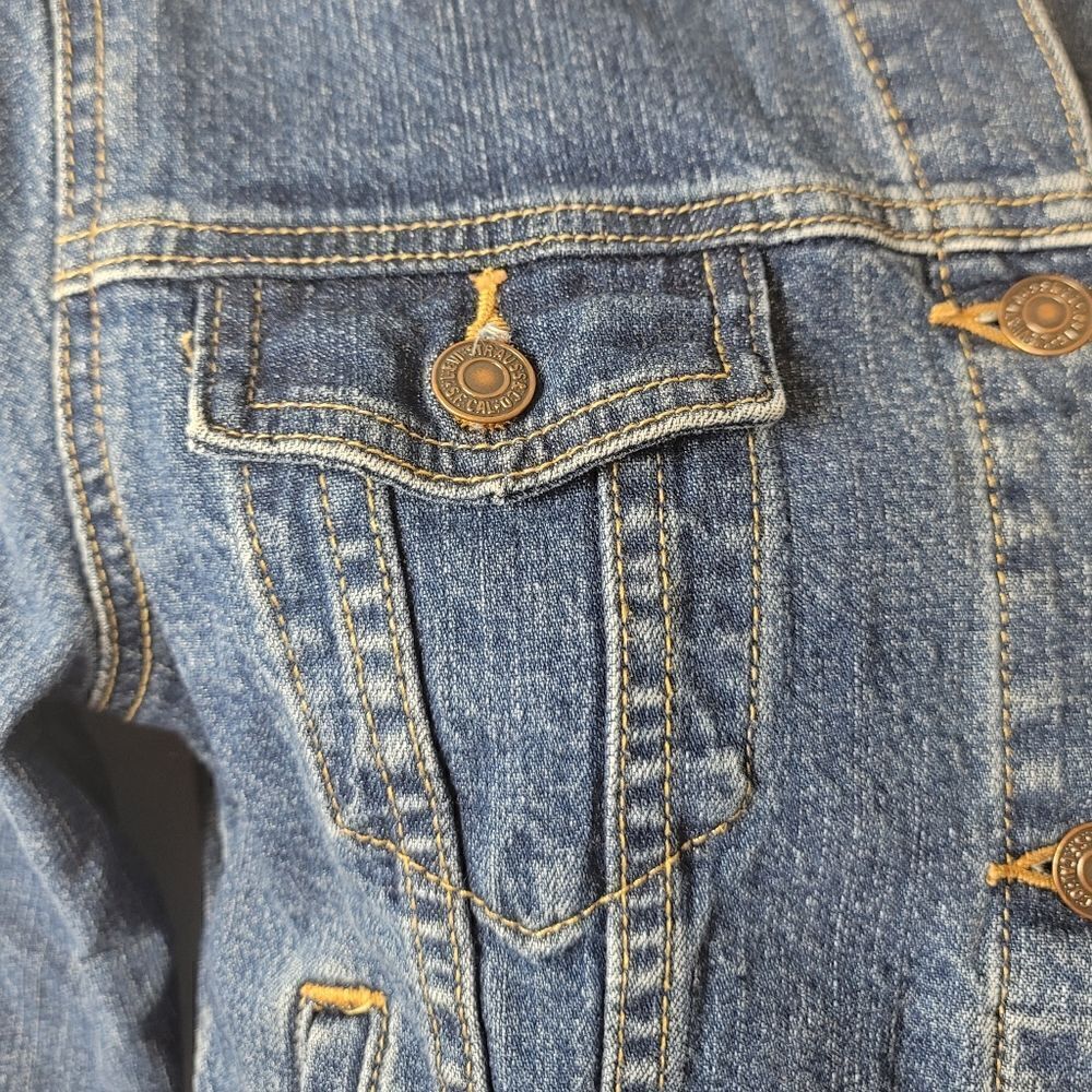 VINTAGE LEVI Trucker Denim Jacket - Picture 4 of 12